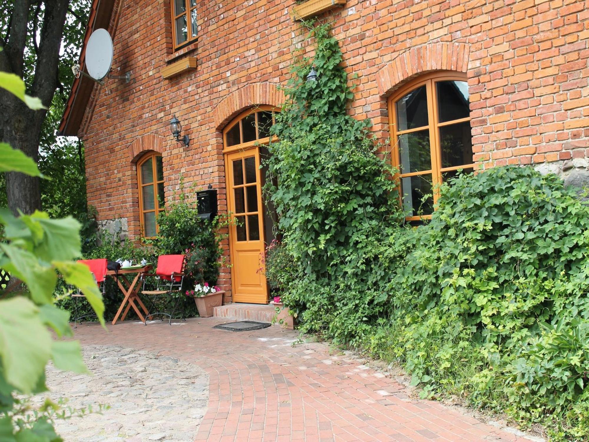 Mansion In Gressow With Terrace Garden Bbq Pond Bicycles Vila Exterior foto