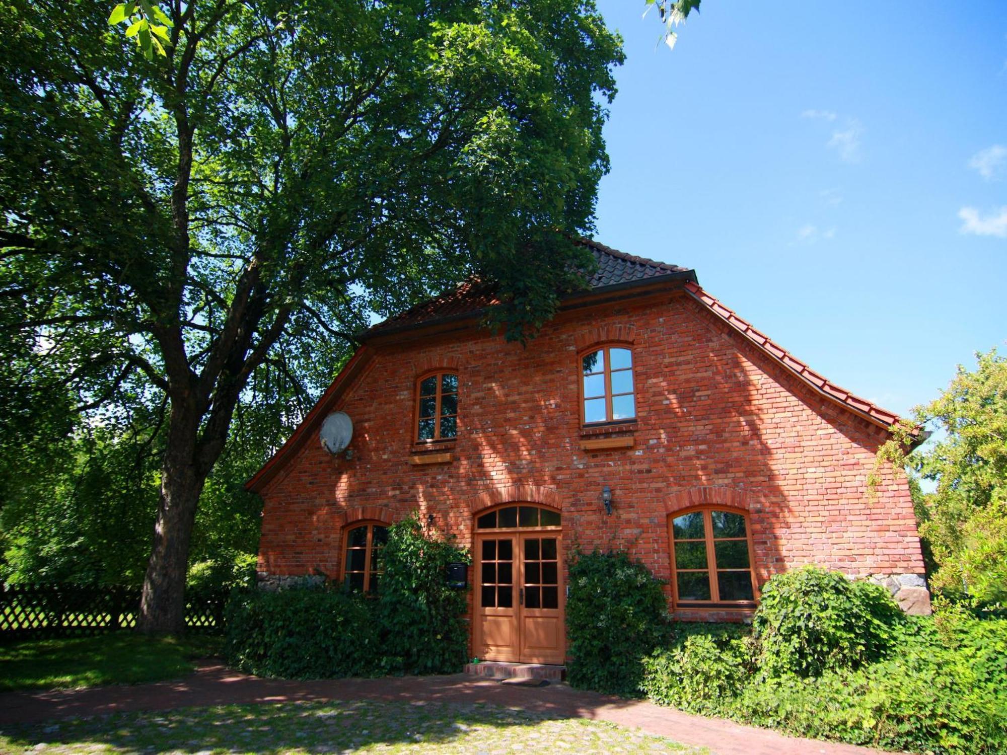 Mansion In Gressow With Terrace Garden Bbq Pond Bicycles Vila Exterior foto